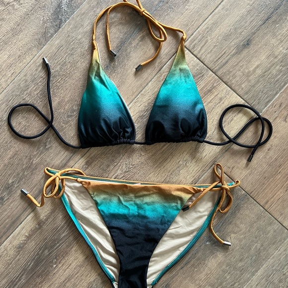 Victoria’s Secret, ombré bikini, medium - Picture 2 of 10